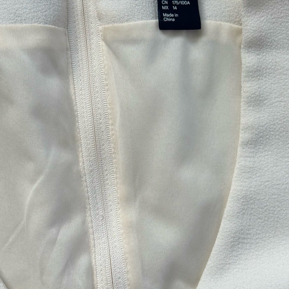 Elegant White Dress with Zipper
